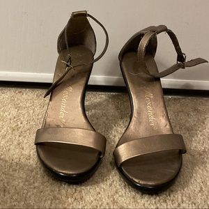 Small heels that are very comfy